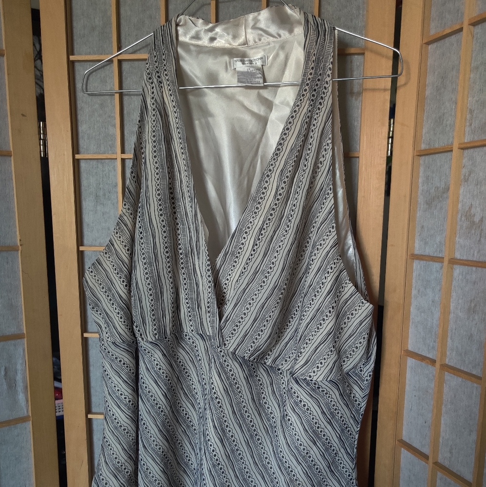 Women blouse sleeveless